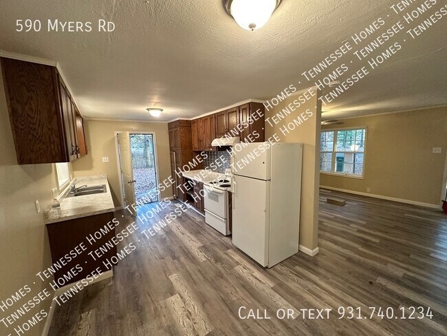 Building Photo - 590 Myers Rd
