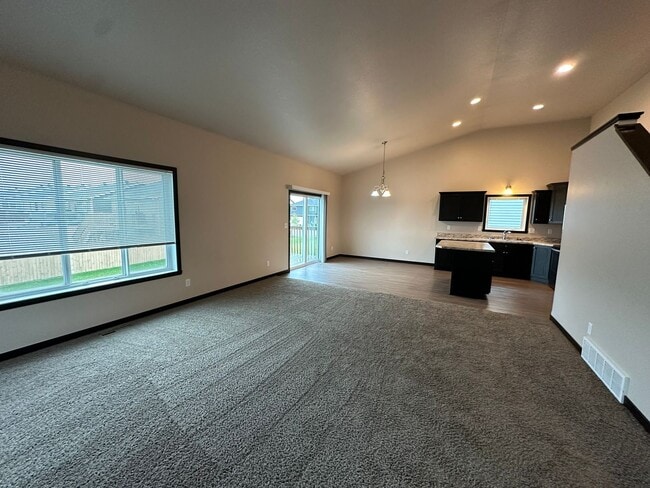 Building Photo - 3017 33rd Ave S