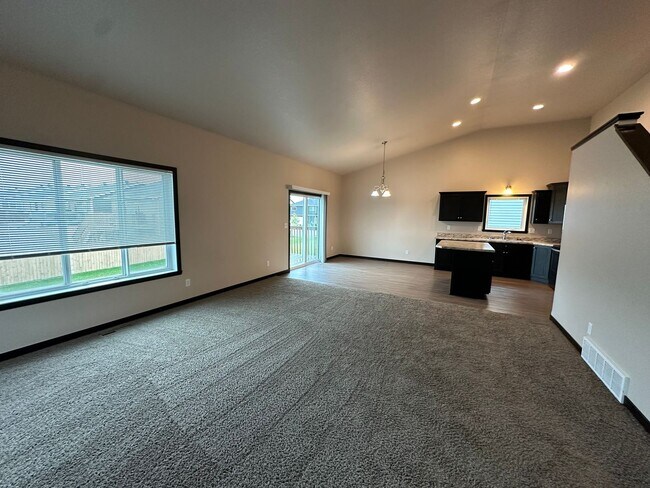 Foto del edificio - 3017 33rd Ave S