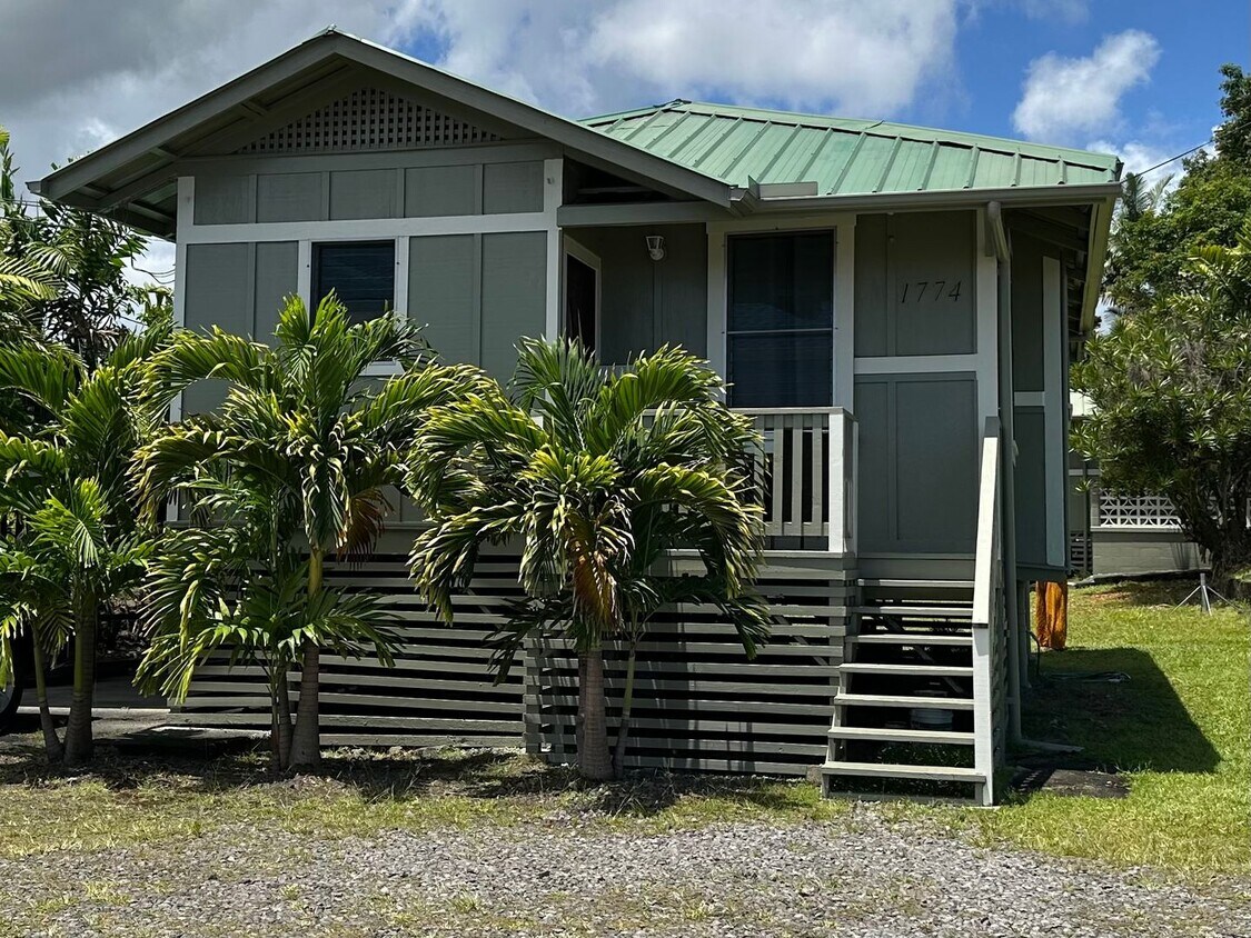 Primary Photo - 1774 Kilauea Ave