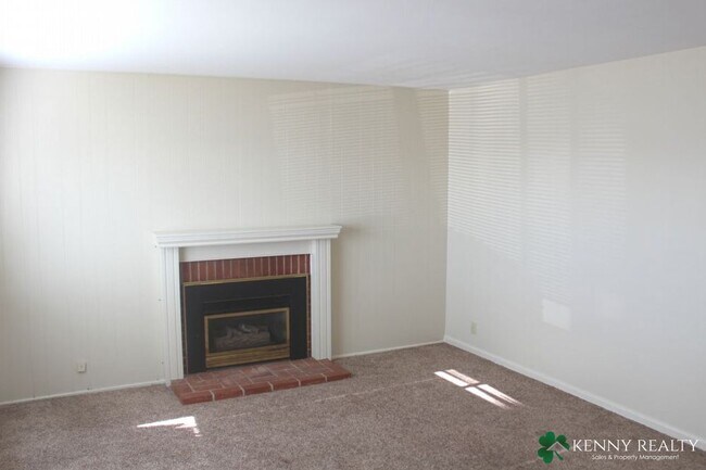 Building Photo - Ranch Style Single Family Home