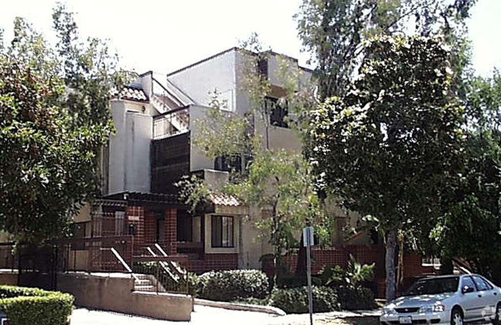 Building Photo - 132 S Adams St