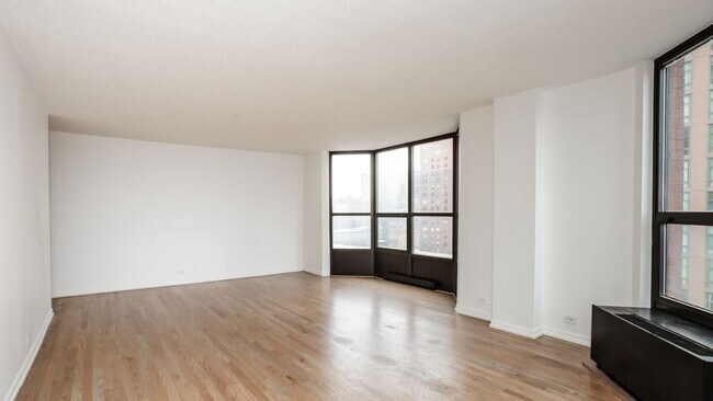 Foto del edificio - 899 S Plymouth Ct