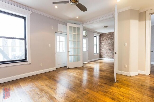Building Photo - 3 bedroom in New York NY 10003