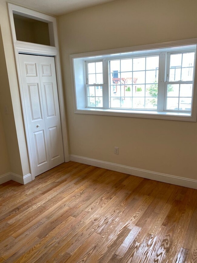 Building Photo - South Boston Studio availble 9/1/2026