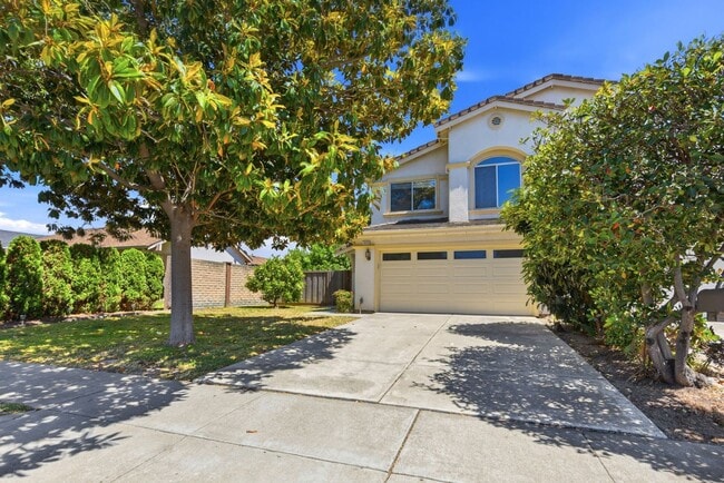 Building Photo - 4 Bedrooms / 3 Bathrooms Duet Home for Rent in Desirable Fremont Brookvale Neighborhood!