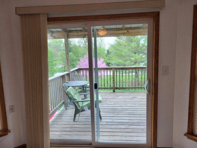 Puerta de cubierta - 312 N Illinois St