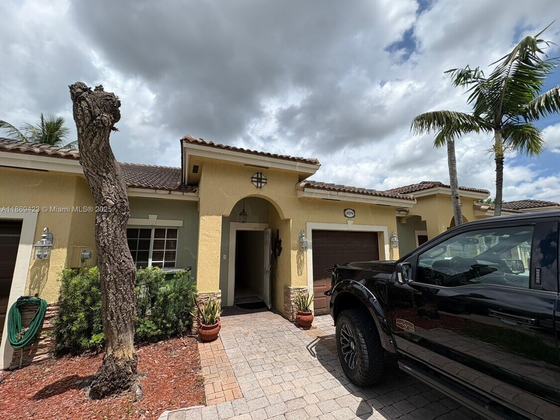 Foto principal - 3279 NE 11th Dr