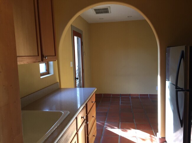 cocina - 440 W Lemon Ave