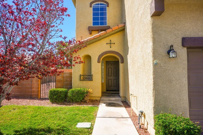 Foto del edificio - 3 Bed / 2.5 Bath Townhome with Loft, 2 Car Garage & Spacious Backyard – Southern Highlands