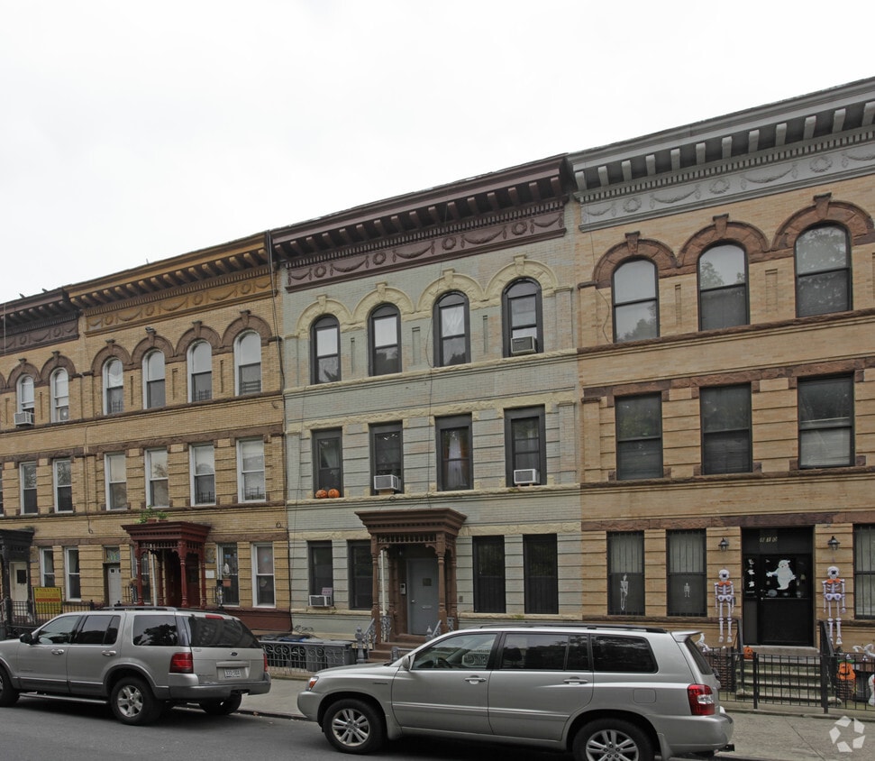 814 Macon St, Brooklyn, NY 11233 Apartments at 814 Macon St Brooklyn, NY