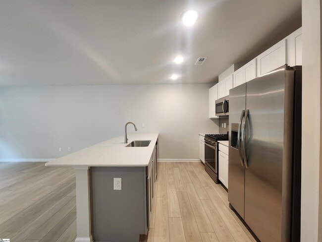 Foto del edificio - 810 Sandbach Rd