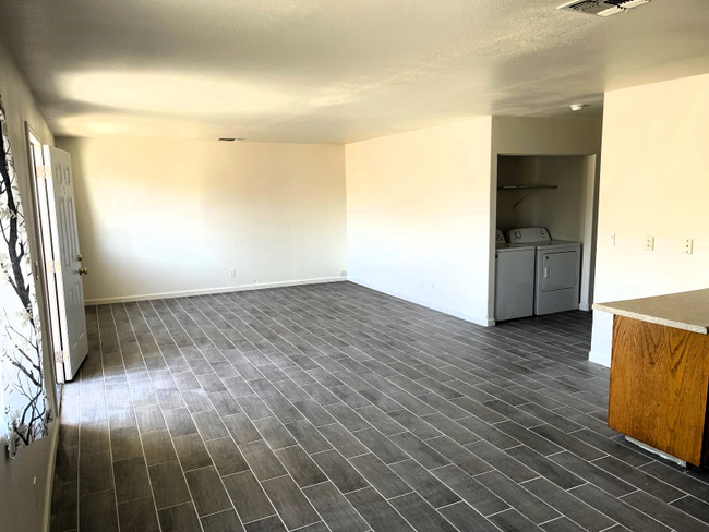 Building Photo - 6686 Palo Verde Ave
