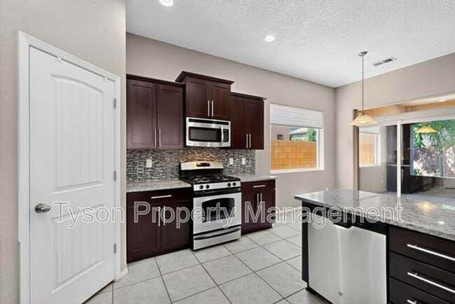 Foto del edificio - 8605 Mock Heather Rd NW