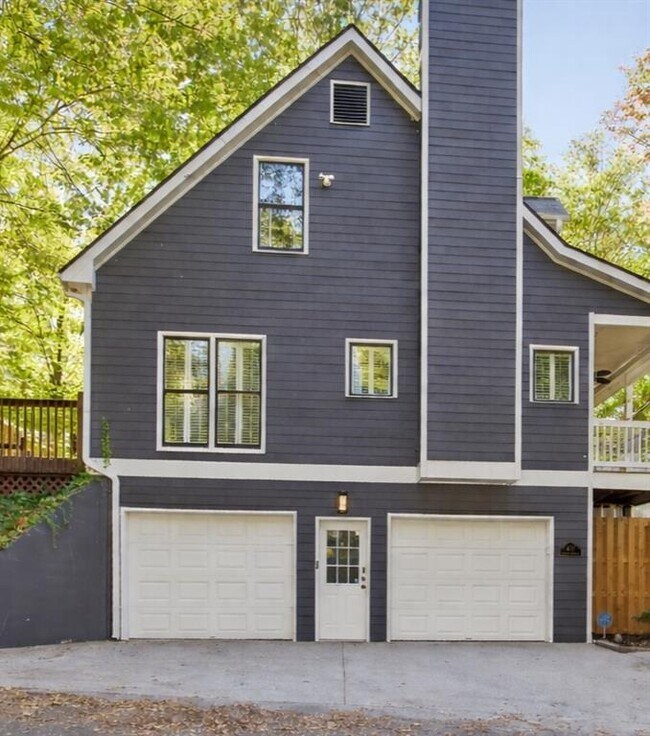 Foto del edificio - 1155 Davis Pl NW