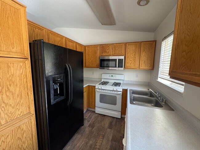 Building Photo - 5726 Dewberry Ct
