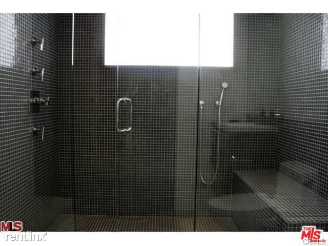 Foto del edificio - 1418 N Poinsettia Pl