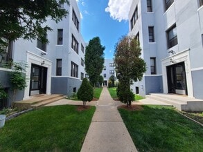 Building Photo - 4212 N Pulaski Rd