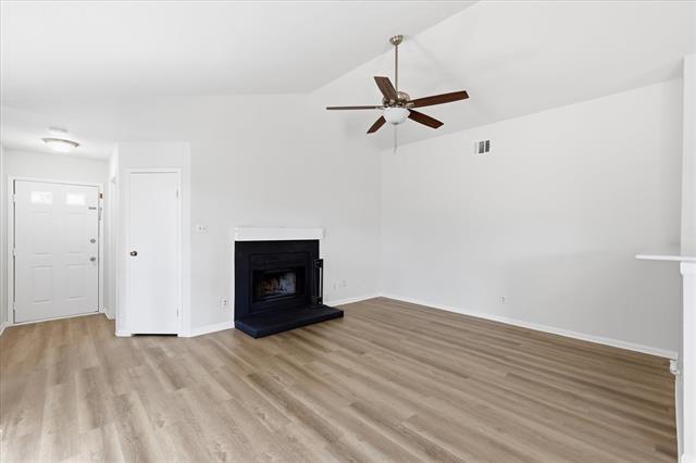 Foto del edificio - 102 Pinyon Ln