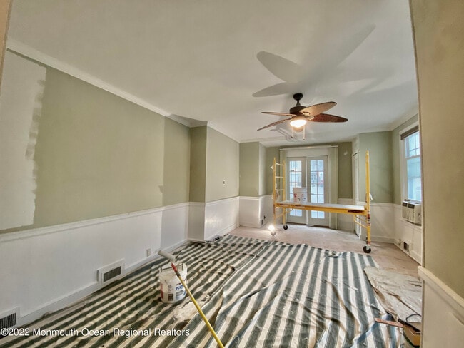 Building Photo - 507 8th Ave