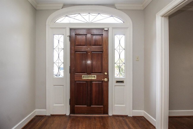 Foto del edificio - 1453 Tates Creek Rd