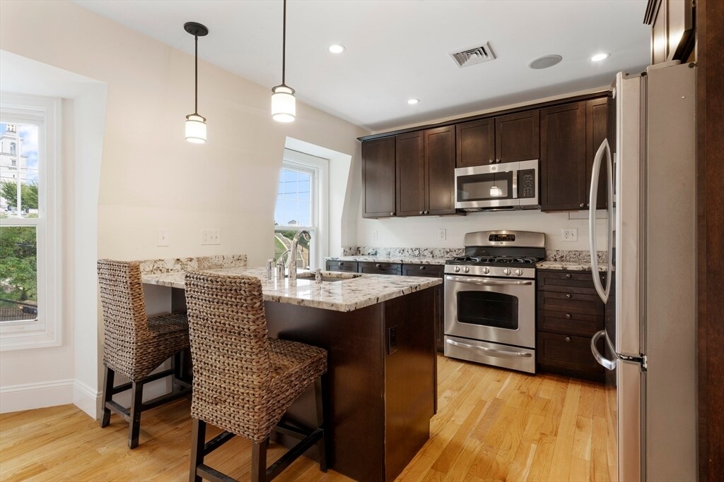 Foto principal - 51 Old Harbor St