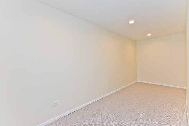 Foto del edificio - 588 W Hawthorn Pl