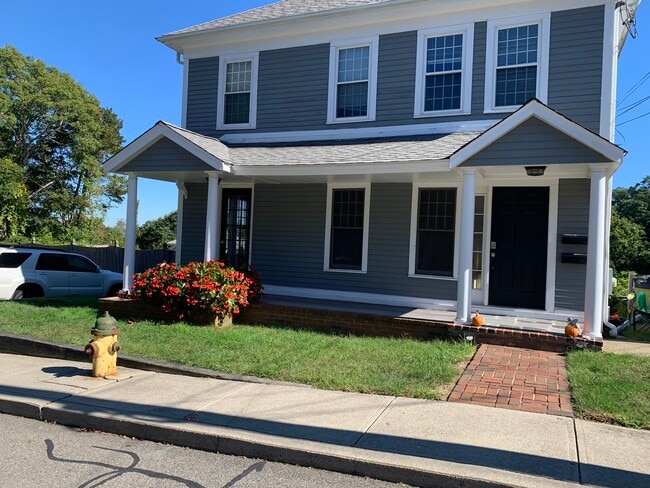 Building Photo - 7 Cordage St