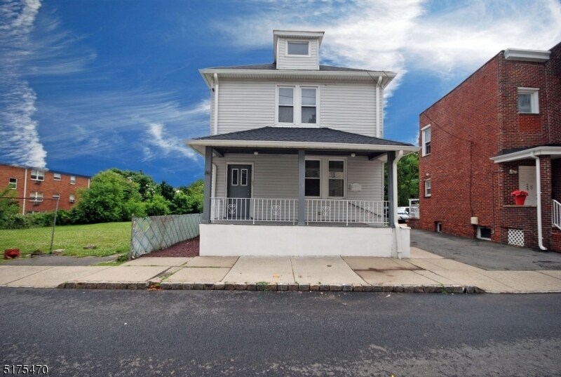 32 Humbert St, Nutley, NJ 07110 Room for Rent in Nutley, NJ