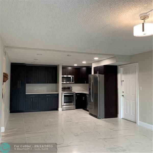 Foto del edificio - 7910 Taft St