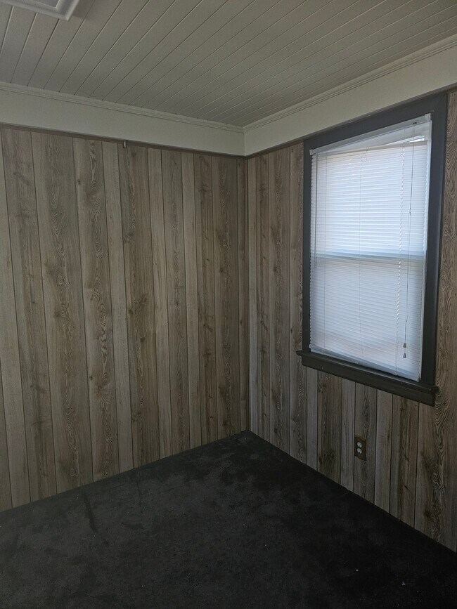 Building Photo - 1207 Blue Jay Ln