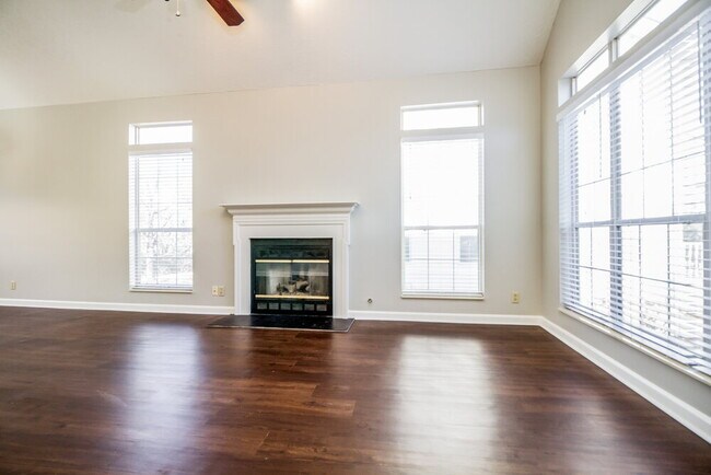 Foto del edificio - 3512 Dove Creek Rd
