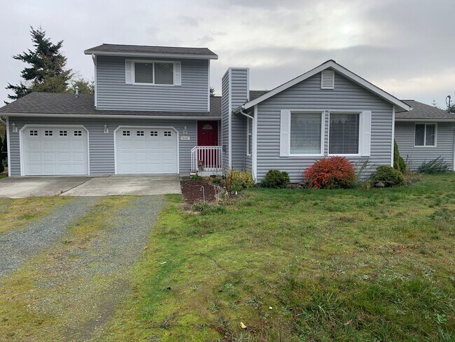 Foto del edificio - Lovely Home with Massive fenced yard and S...