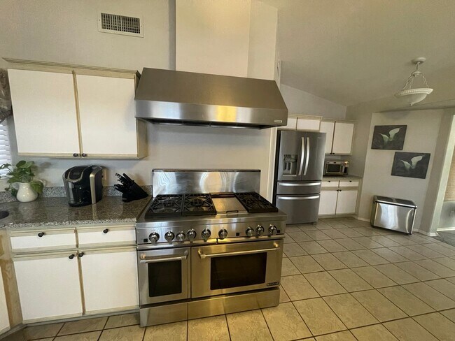 Foto del edificio - Furnished - Heritage Model - Available for...