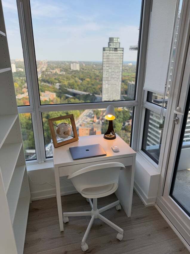 Photo du bâtiment - Flex Room - Bloor St East & Sherbourne St