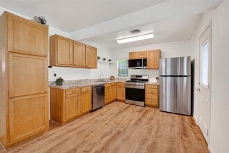 Building Photo - 6714 Moss Rose St