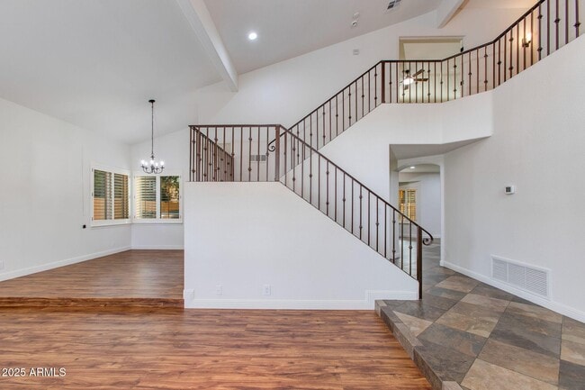 Foto del edificio - 5513 E Grovers Ave