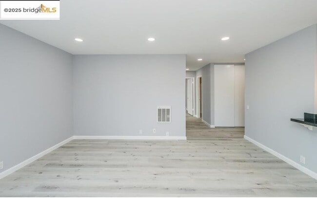 Building Photo - 4099 Howe St