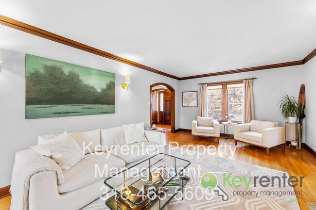 Foto del edificio - One of a kind - College Hill Beauty!