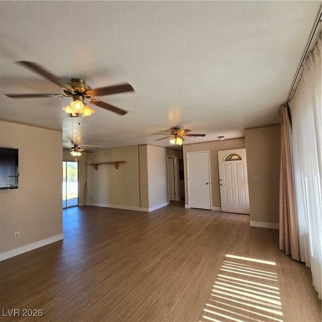 Foto del edificio - 630 E Simkins Rd