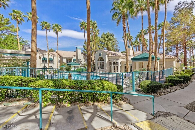Foto del edificio - 2251 Wigwam Pkwy