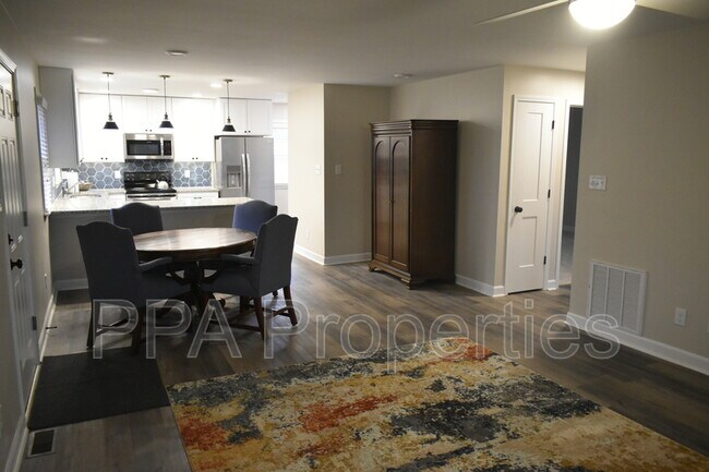 Building Photo - 2894 Willow Cove Dr