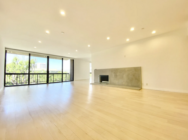 Building Photo - Luxurious Penthouse for rent in Beverly Hi...