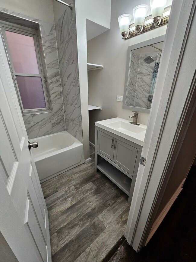 Building Photo - 8511 S Exchange Ave