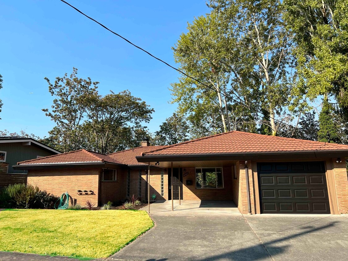 4501 47th Ave S, Seattle, WA 98118 House Rental in Seattle, WA