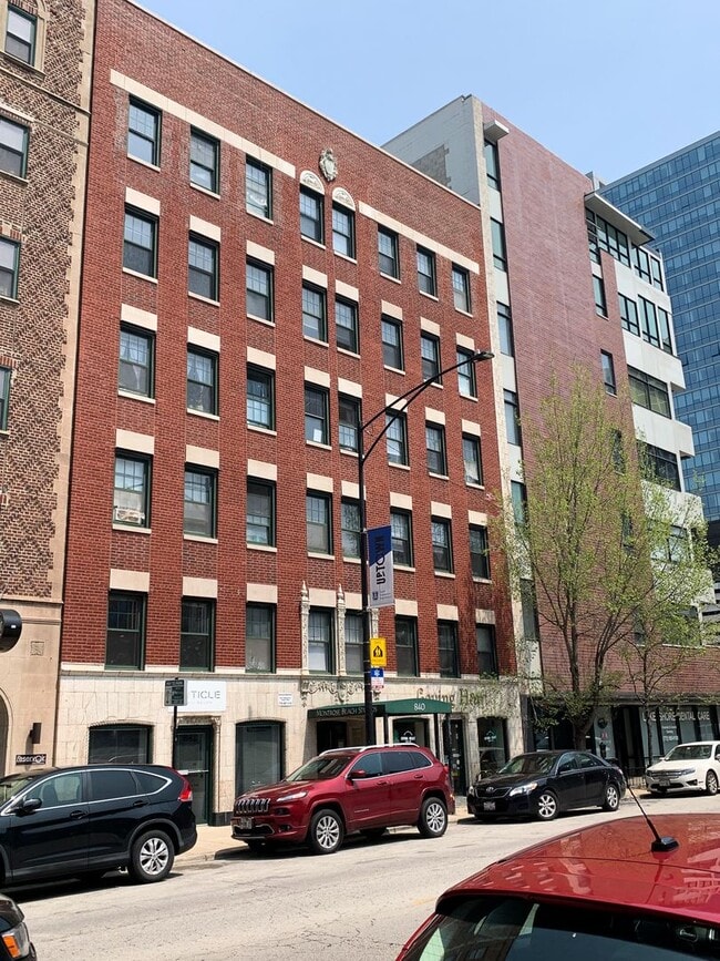 Building Photo - Uptown - Studio - Steps to Montrose Beach / Lake Michigan