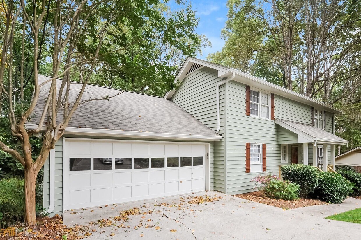 4381 Hardwood Cir SW, Lilburn, GA 30047 House Rental in Lilburn, GA