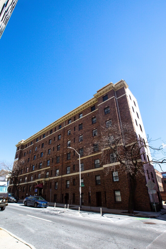 Building Photo - The Tobee - Cathedral St 311 (19 W. Mulber...
