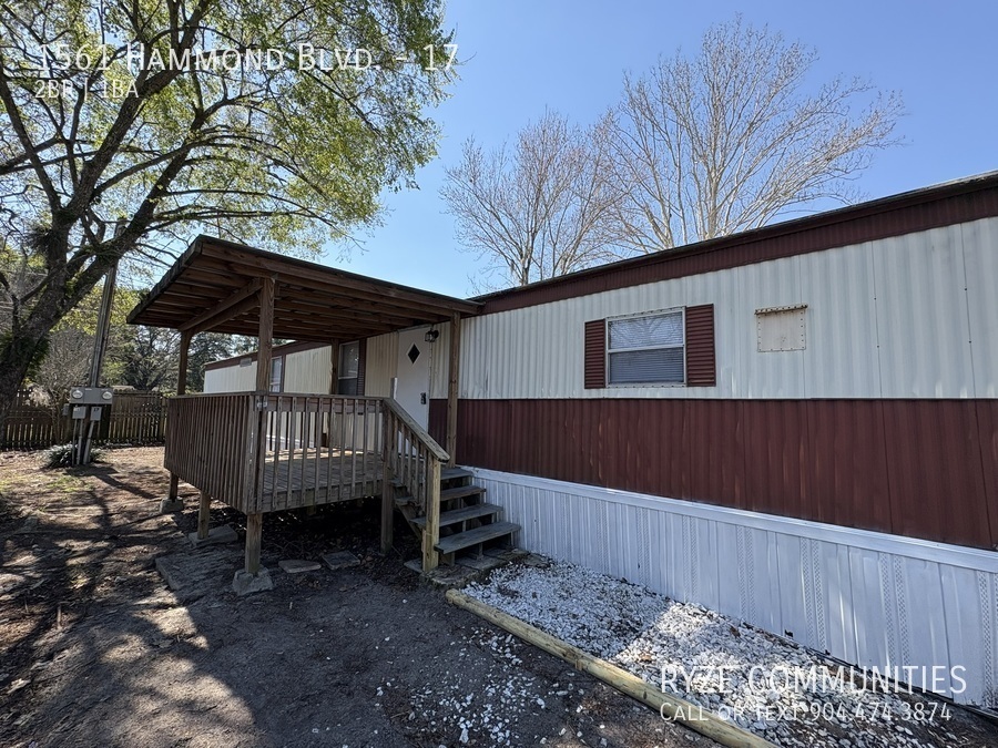 Primary Photo - Huge Deck - Spacious Home - Fenced in Yard