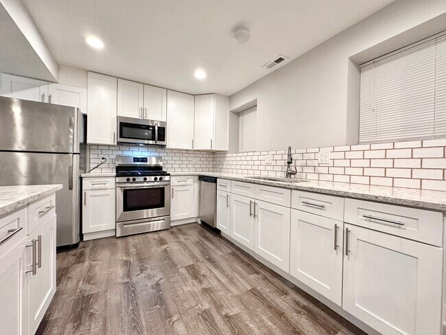 Foto del edificio - 3327 W Pierce Ave